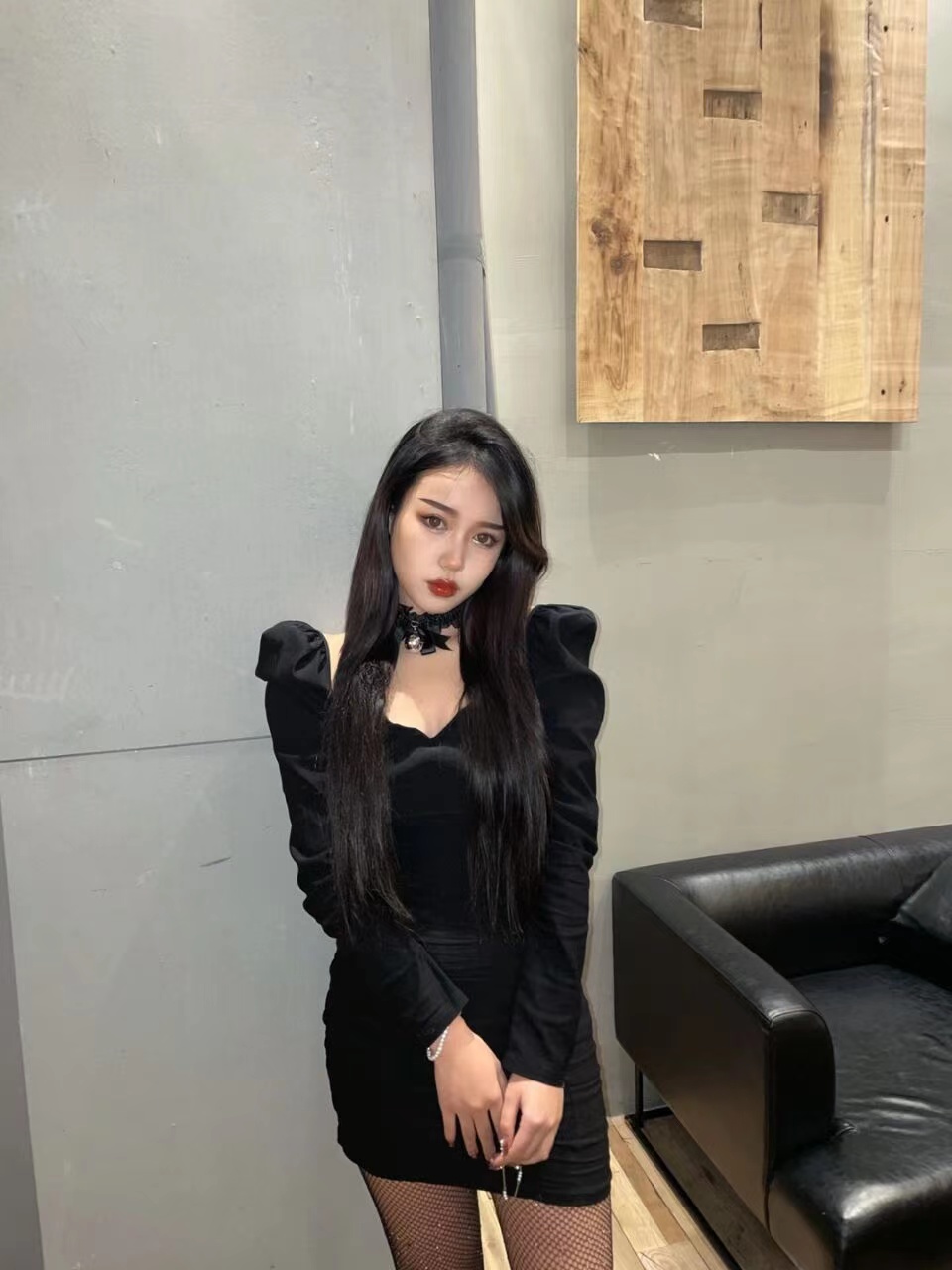 验证网红脸火爆身材兼职妹，性感撩人颜值高。